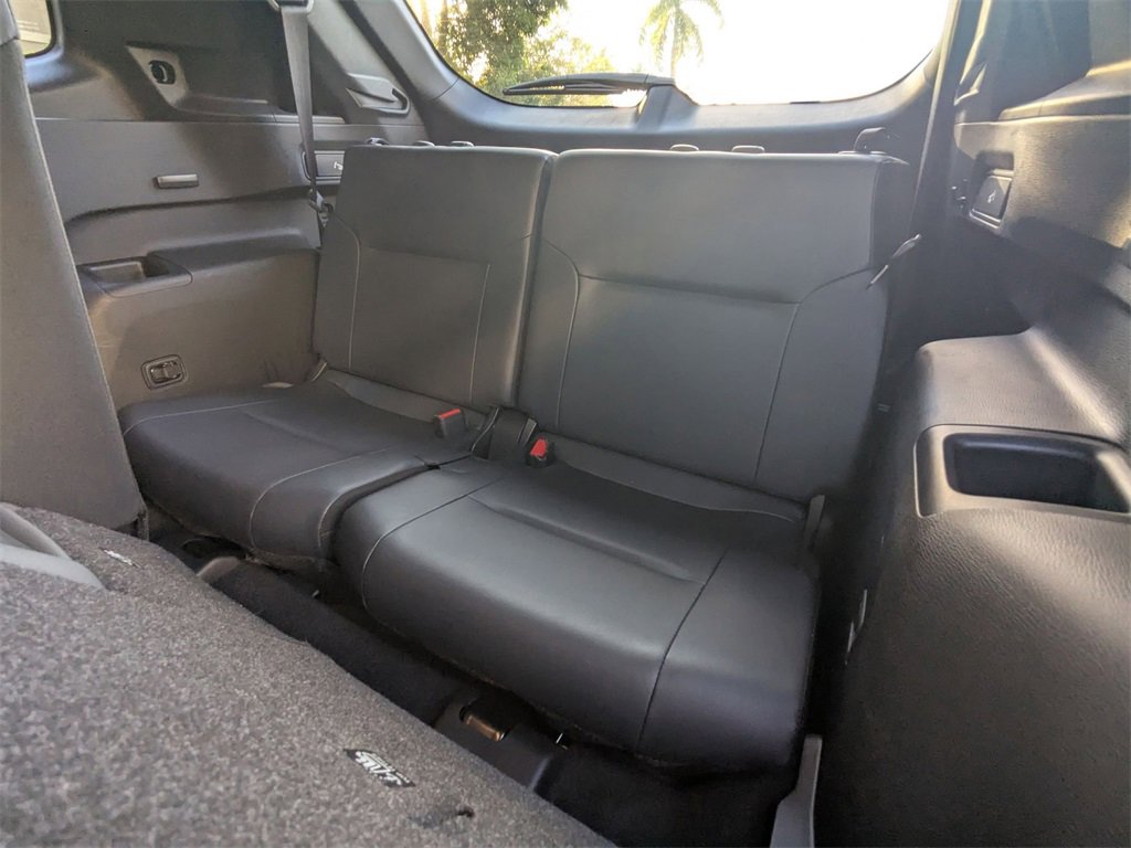 Used 2025 Mitsubishi Outlander SE image 30