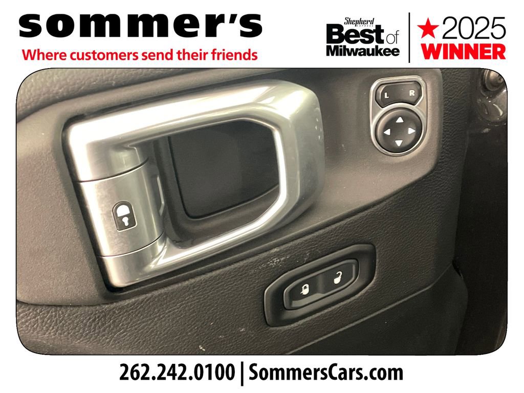 Used 2021 Jeep Wrangler Unlimited Sahara image 11