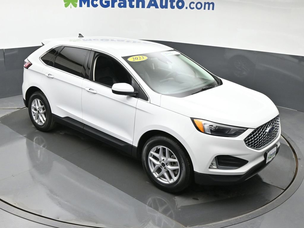 Used 2023 Ford Edge SEL w/ Convenience Package image 3
