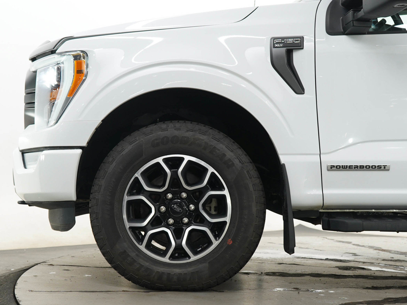 Used 2022 Ford F150 XLT w/ Equipment Group 302A High AWD/4WD image 27