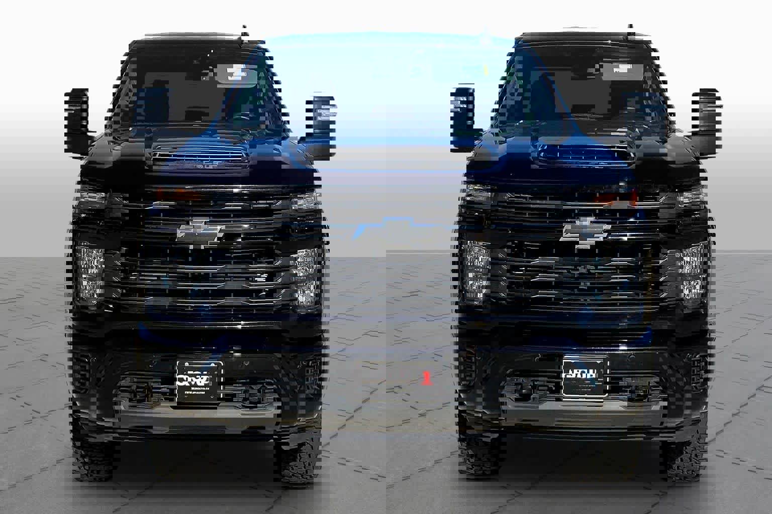 Used 2025 Chevrolet Silverado 2500 Custom w/ Custom Value Package image 4