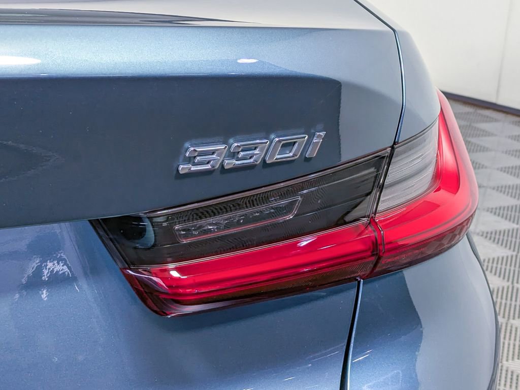 Used 2021 BMW 330i xDrive Sedan w/ Convenience Package AWD/4WD image 12