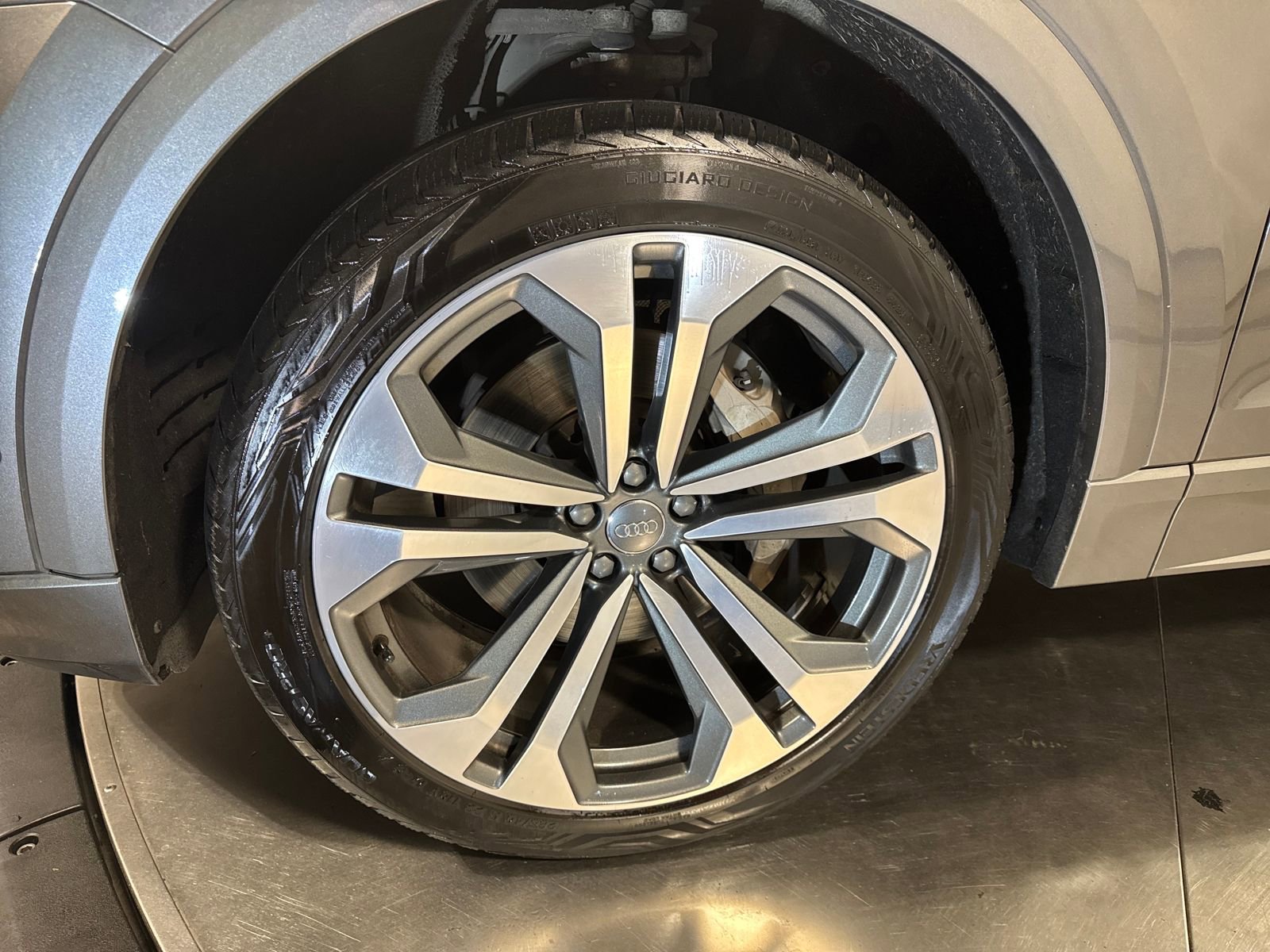 Used 2020 Audi Q8 Prestige w/ Prestige Package image 2