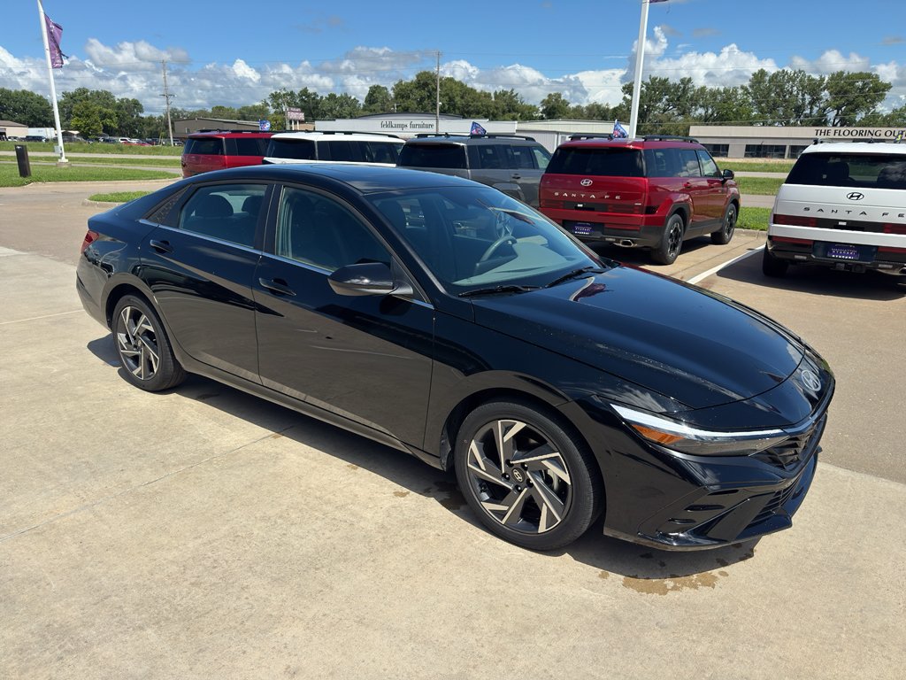 New 2025 Hyundai Elantra SEL FWD image 7