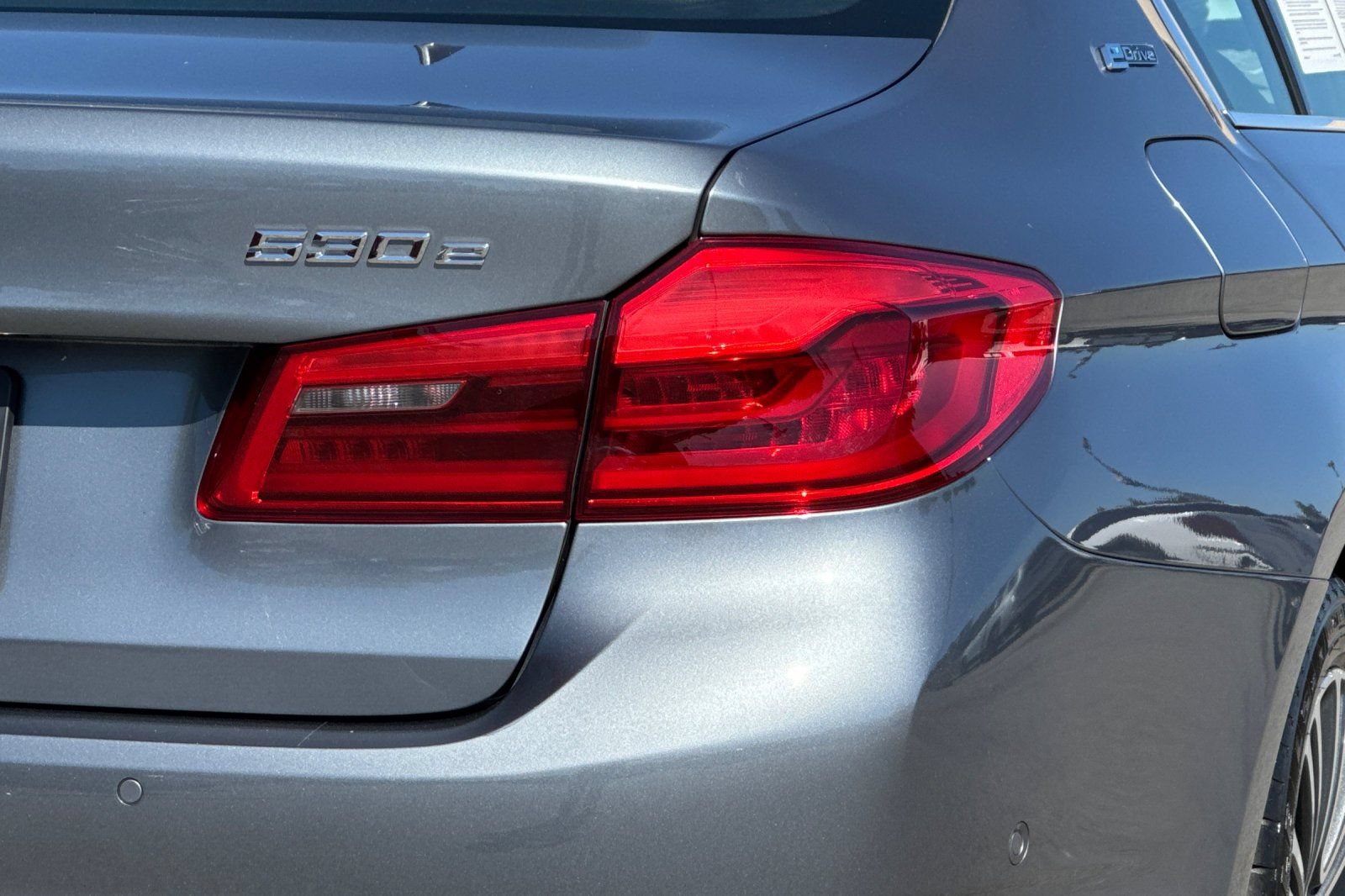 Used 2019 BMW 530e w/ Premium Package RWD image 32