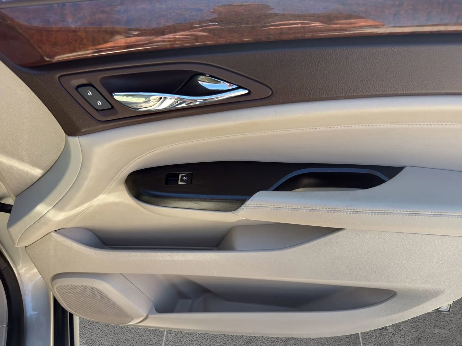 Used 2016 Cadillac SRX Premium FWD image 32