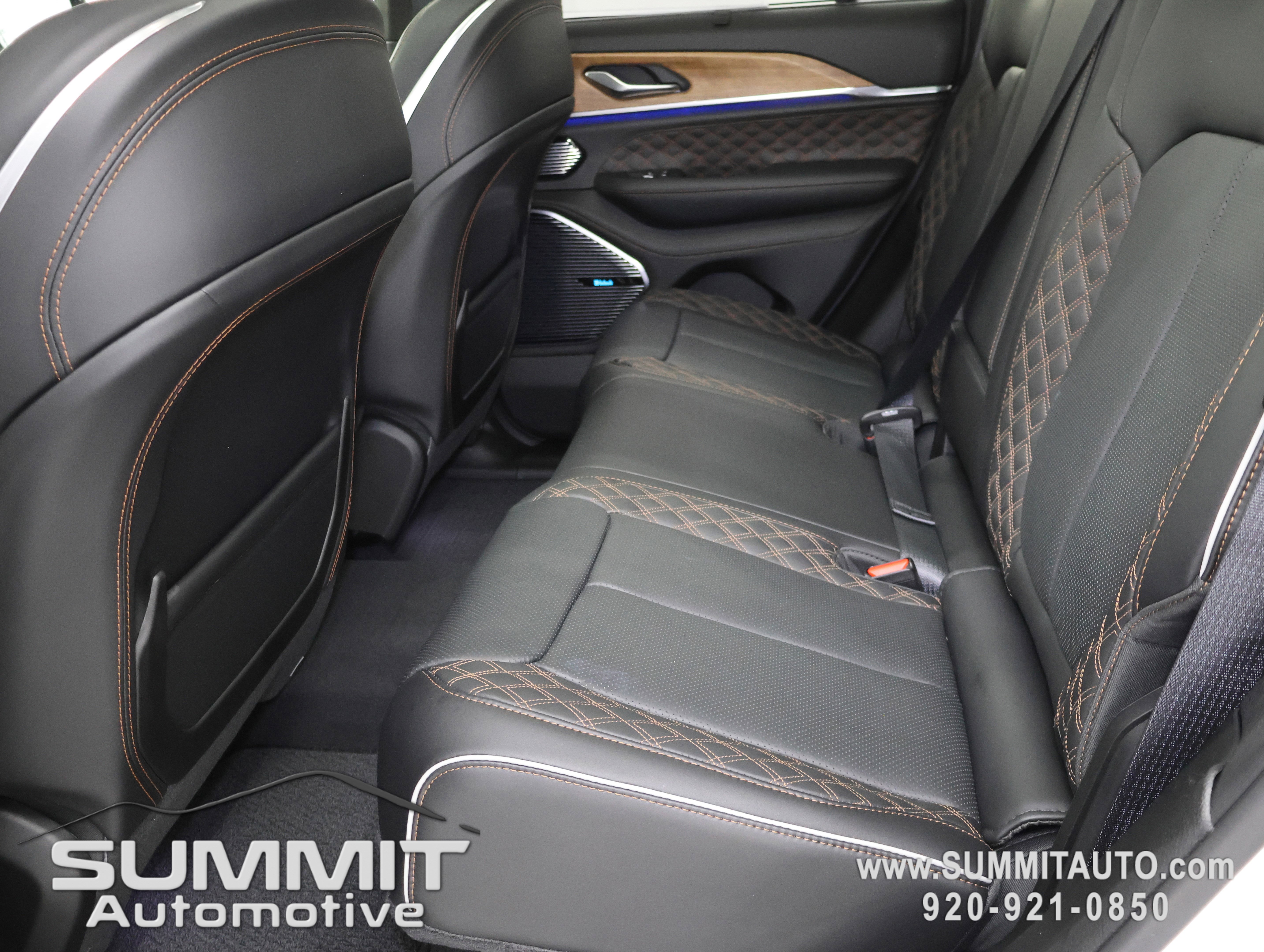 New 2026 Jeep Grand Cherokee Summit image 38