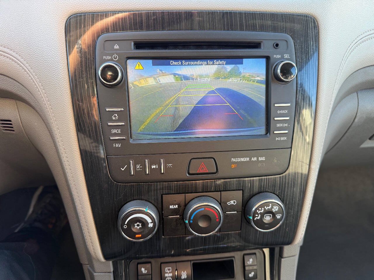 Used 2016 Chevrolet Traverse LT FWD image 13
