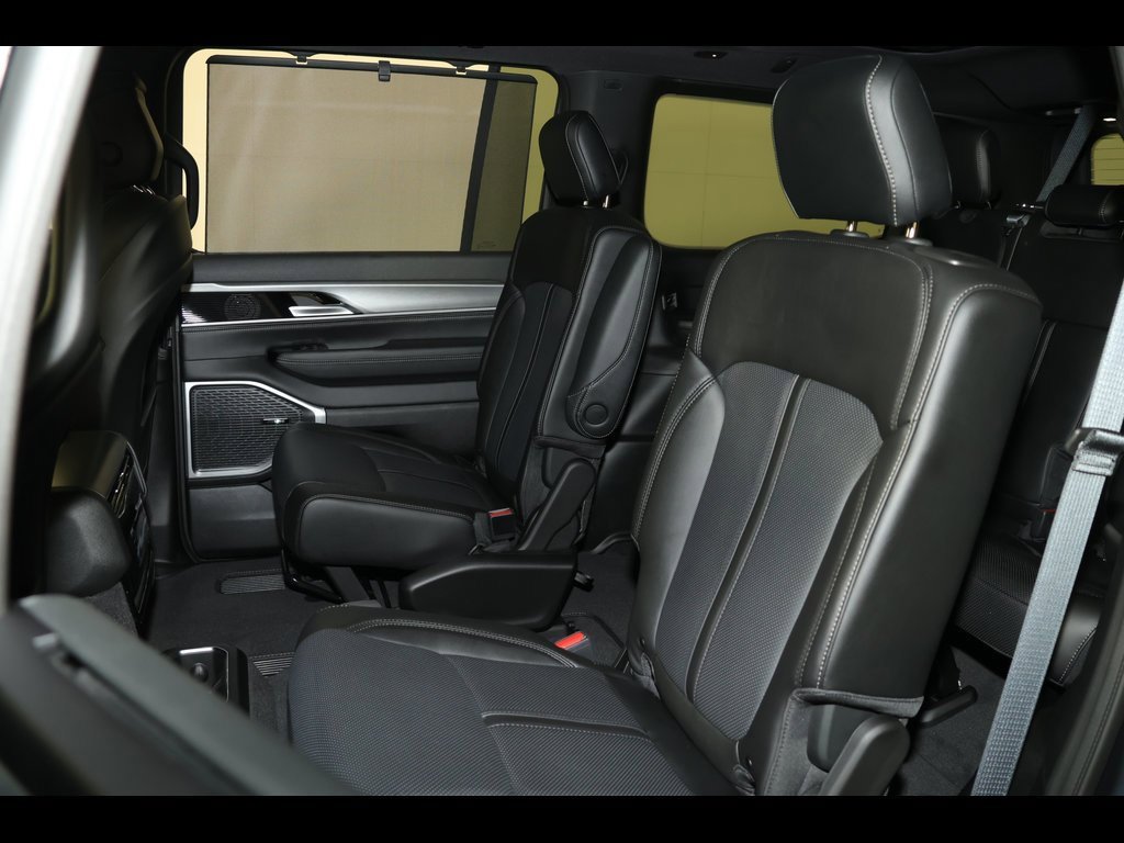 New 2025 Jeep Wagoneer Series II w/ Convenience Group I image 8