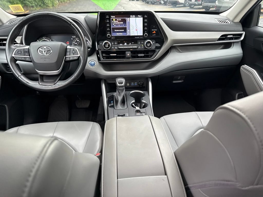 Used 2022 Toyota Highlander XLE AWD/4WD image 17