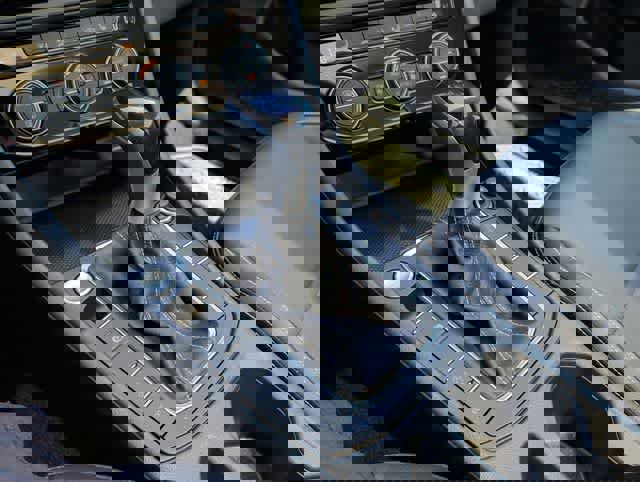 Used 2023 Volkswagen Jetta SE image 31