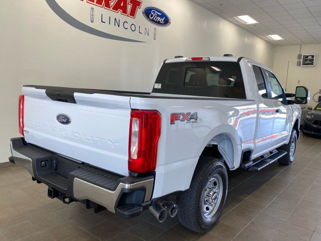 New 2026 Ford F250 XL w/ FX4 Off-Road Package AWD/4WD image 7
