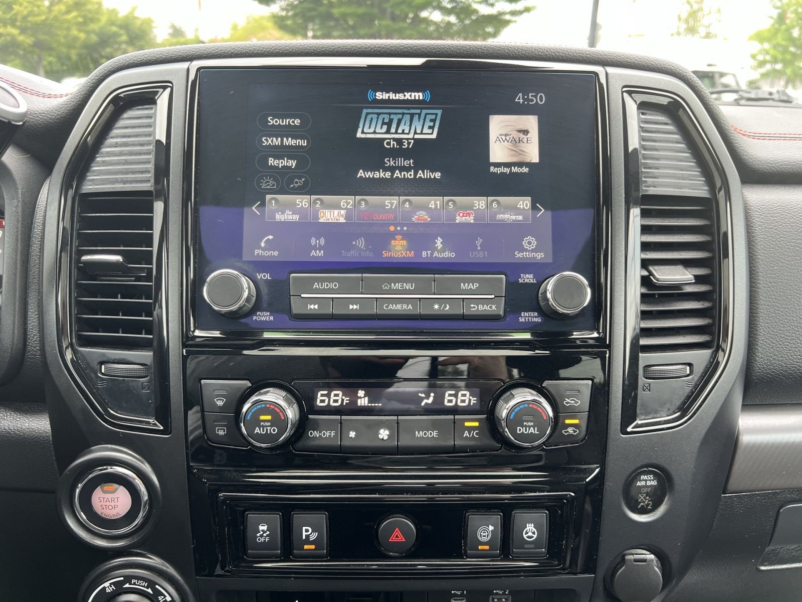 Used 2021 Nissan Titan PRO-4X w/ Pro-4x Convenience Package AWD/4WD image 18