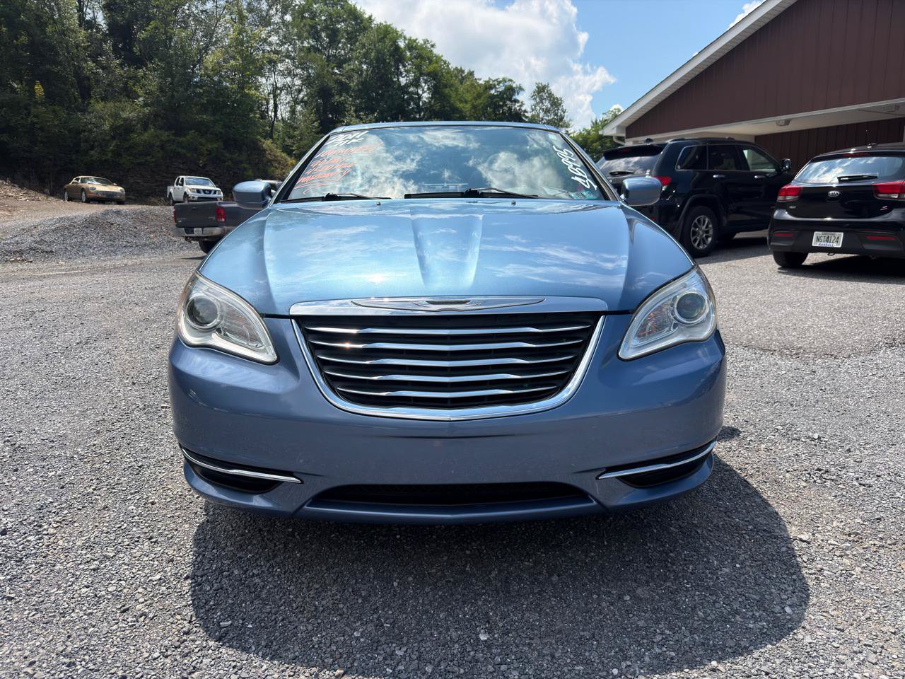 Used 2011 Chrysler 200 Touring FWD image 2