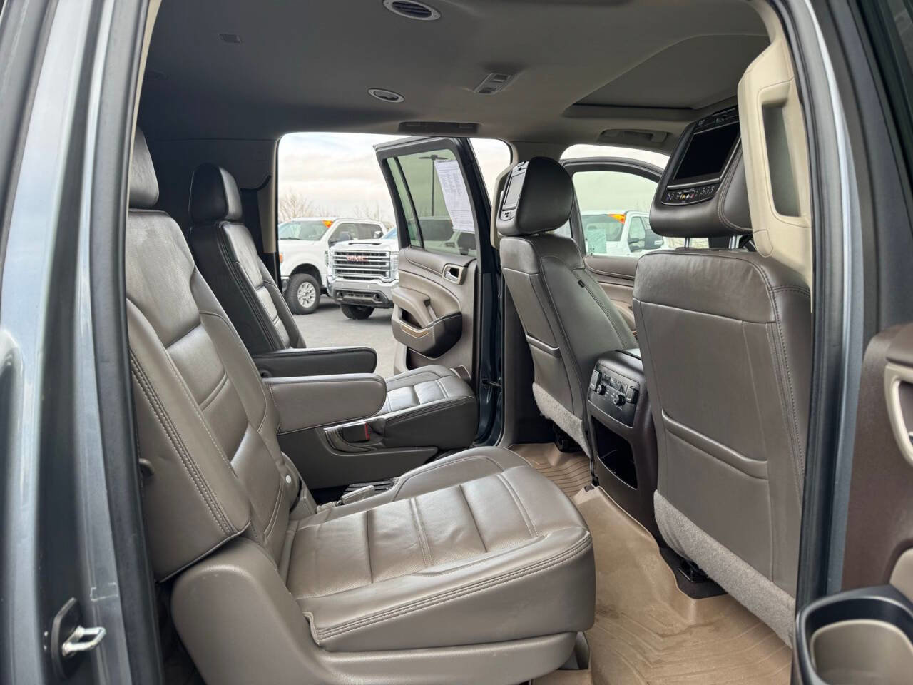 Used 2019 GMC Yukon XL Denali AWD/4WD image 38