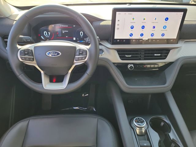 Used 2026 Ford Explorer Active w/ Active Comfort Package RWD image 4
