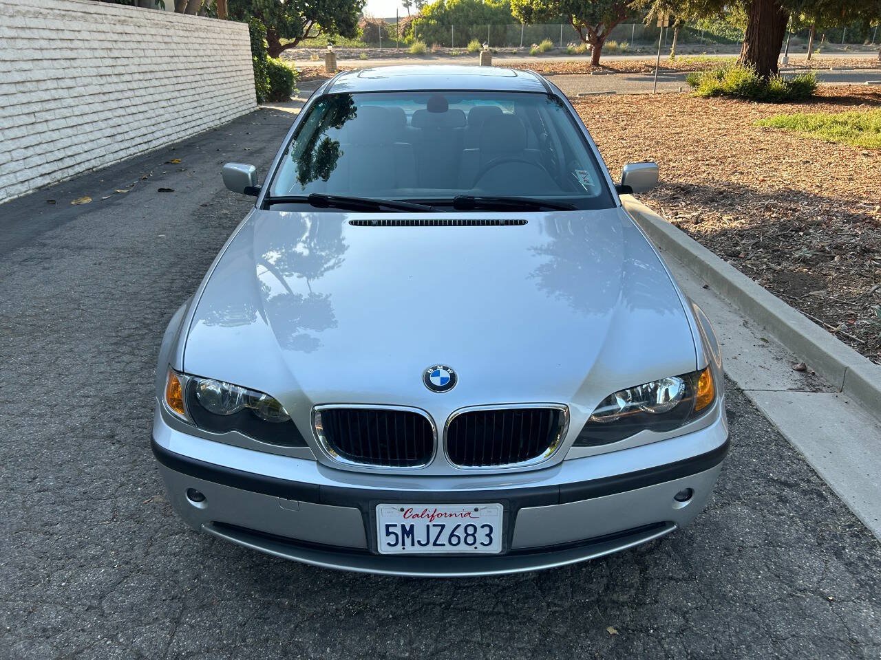 Used 2005 BMW 325i Sedan RWD image 6