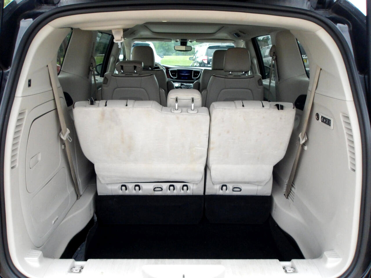 Used 2020 Chrysler Pacifica Limited image 13