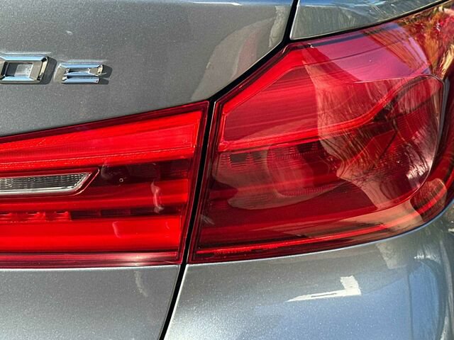 Used 2019 BMW 530e w/ Convenience Package RWD image 33