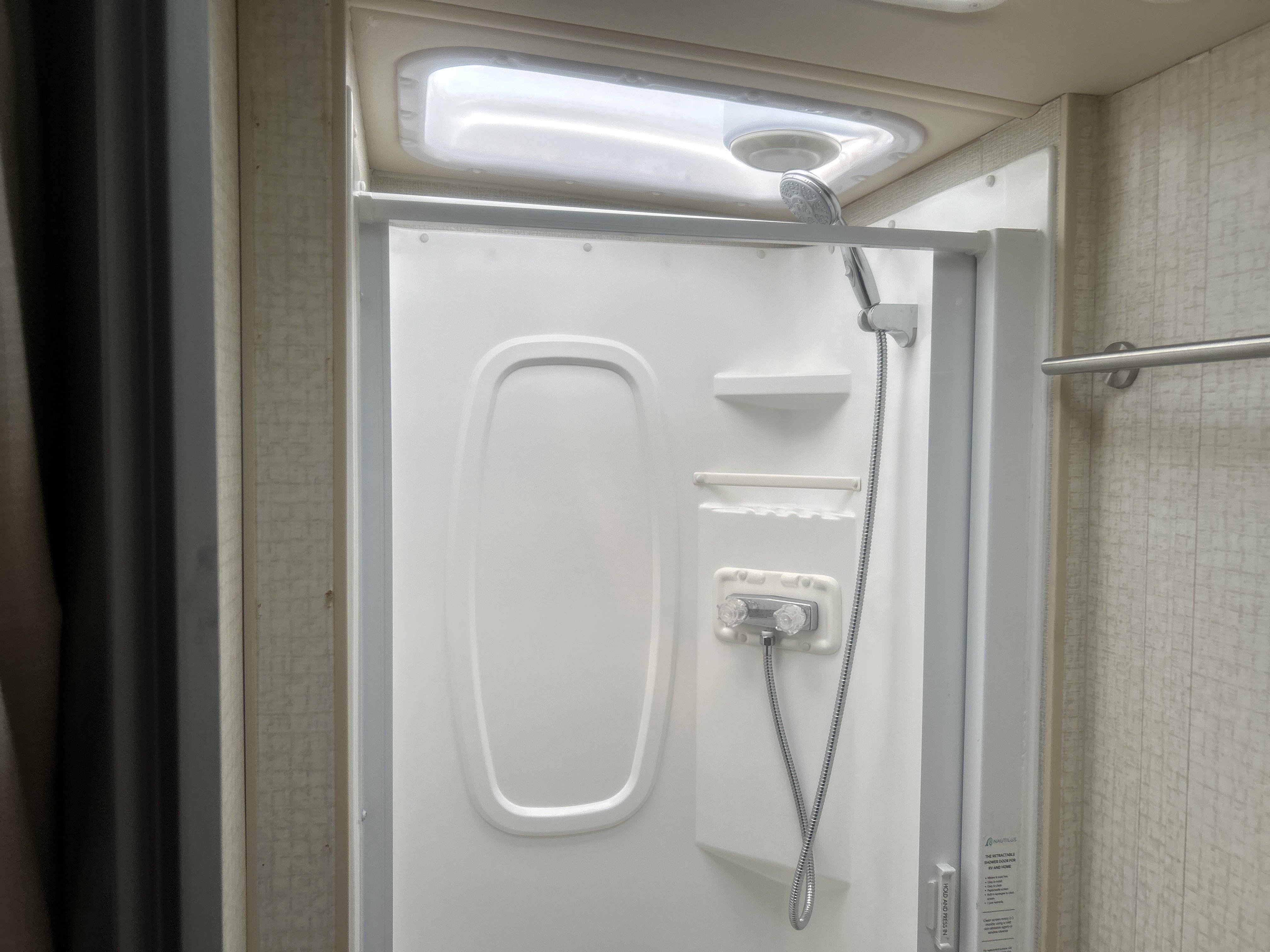 Used 2015 Mercedes-Benz Sprinter 3500 image 45