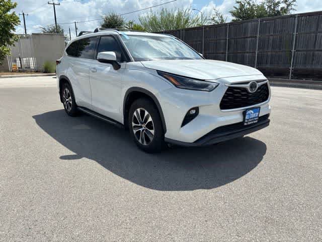 Used 2021 Toyota Highlander XLE FWD image 7