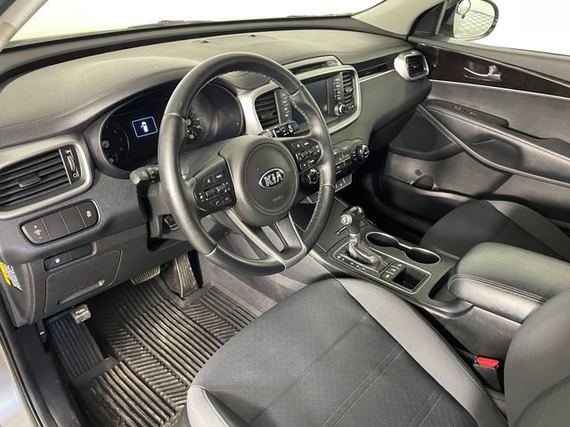 Used 2017 Kia Sorento LX w/ LX Convenience Package AWD/4WD image 3