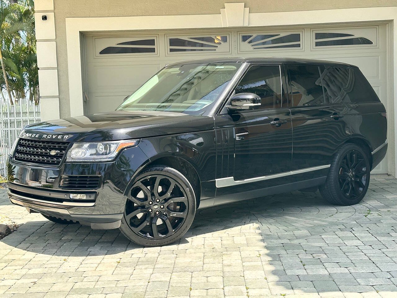 Used 2015 Land Rover Range Rover Supercharged AWD/4WD image 1