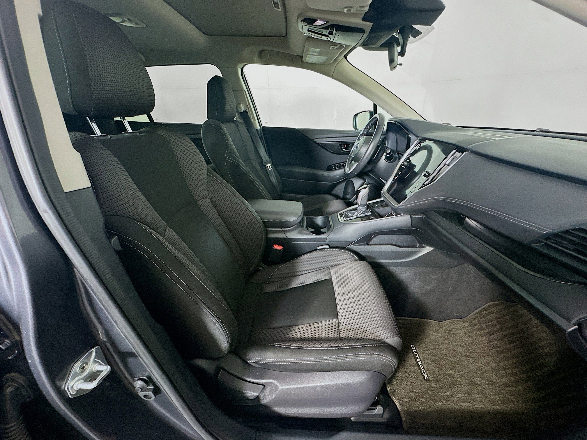Used 2025 Subaru Outback Premium AWD/4WD image 33