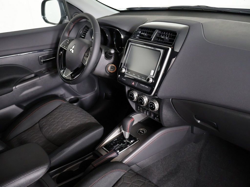 New 2026 Mitsubishi Outlander Sport LE AWD/4WD image 24