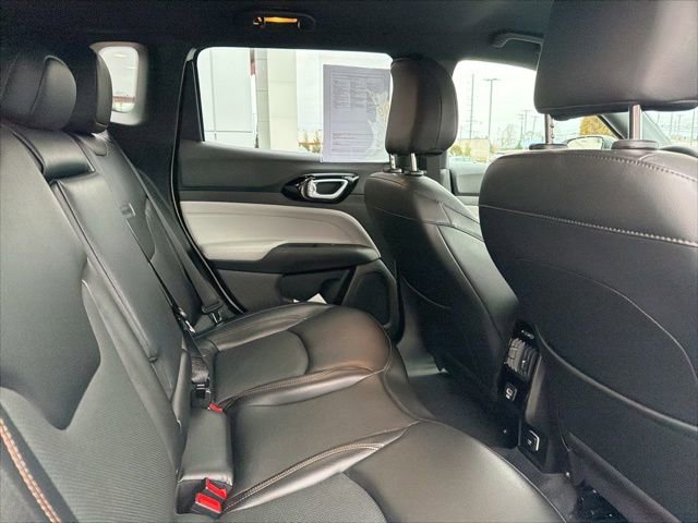 Used 2023 Jeep Compass Limited image 30