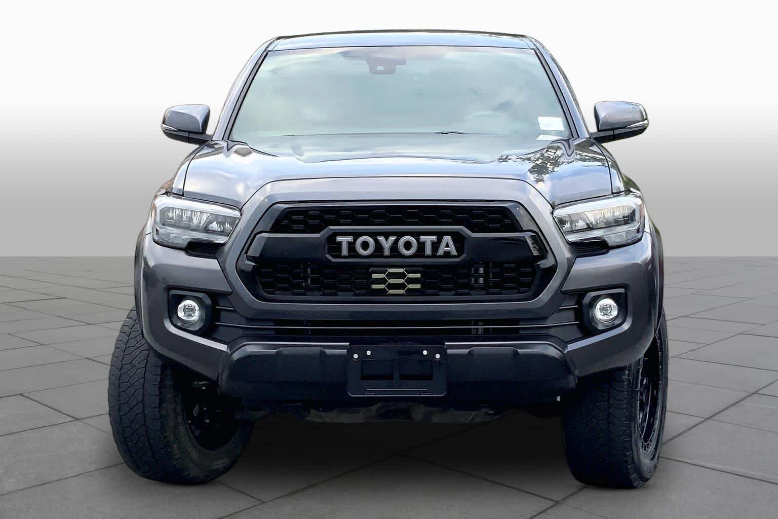 Used 2021 Toyota Tacoma TRD Off-Road w/ Technology Package AWD/4WD image 4