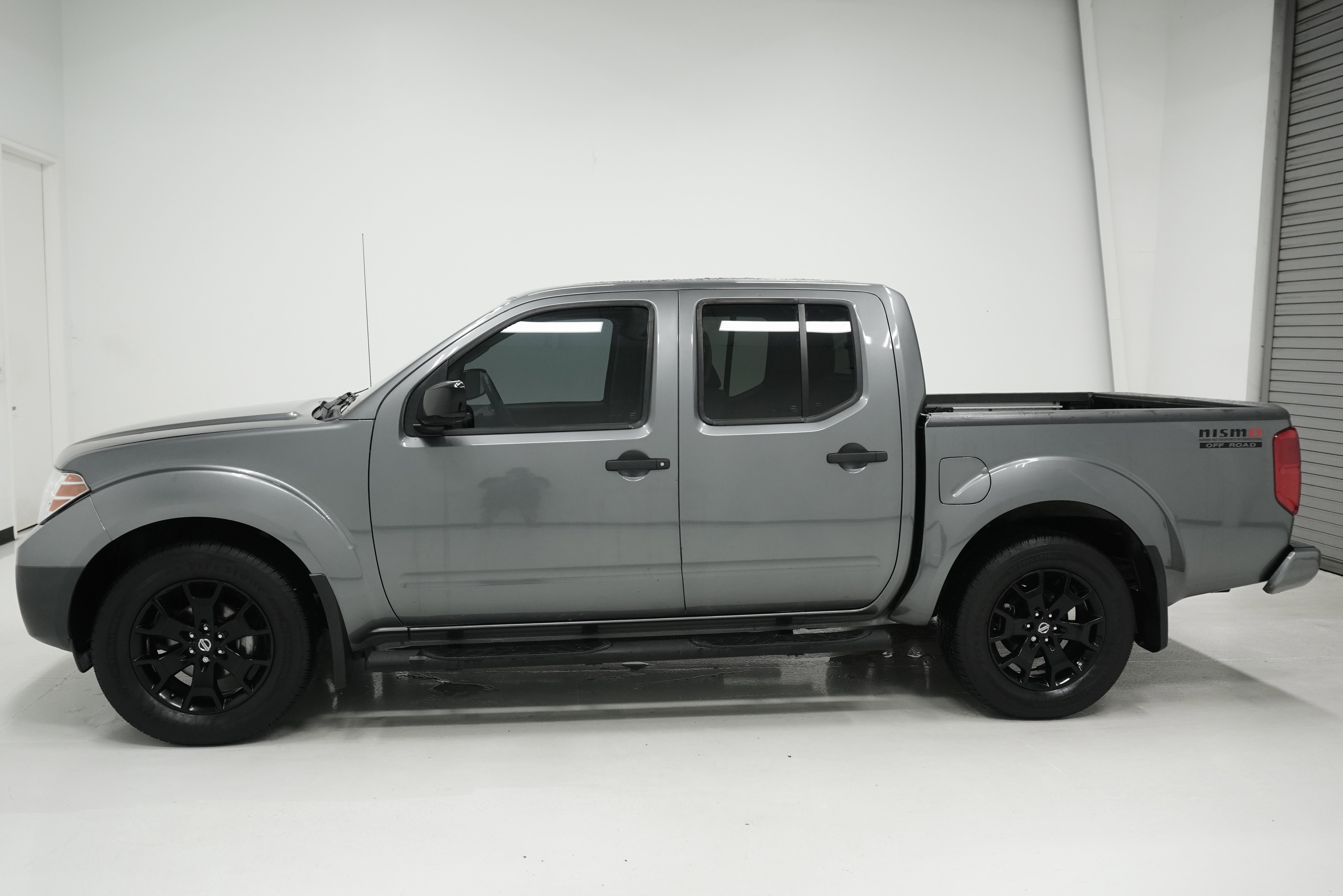 Used 2021 Nissan Frontier SV w/ Midnight Edition Floor Mats RWD image 6