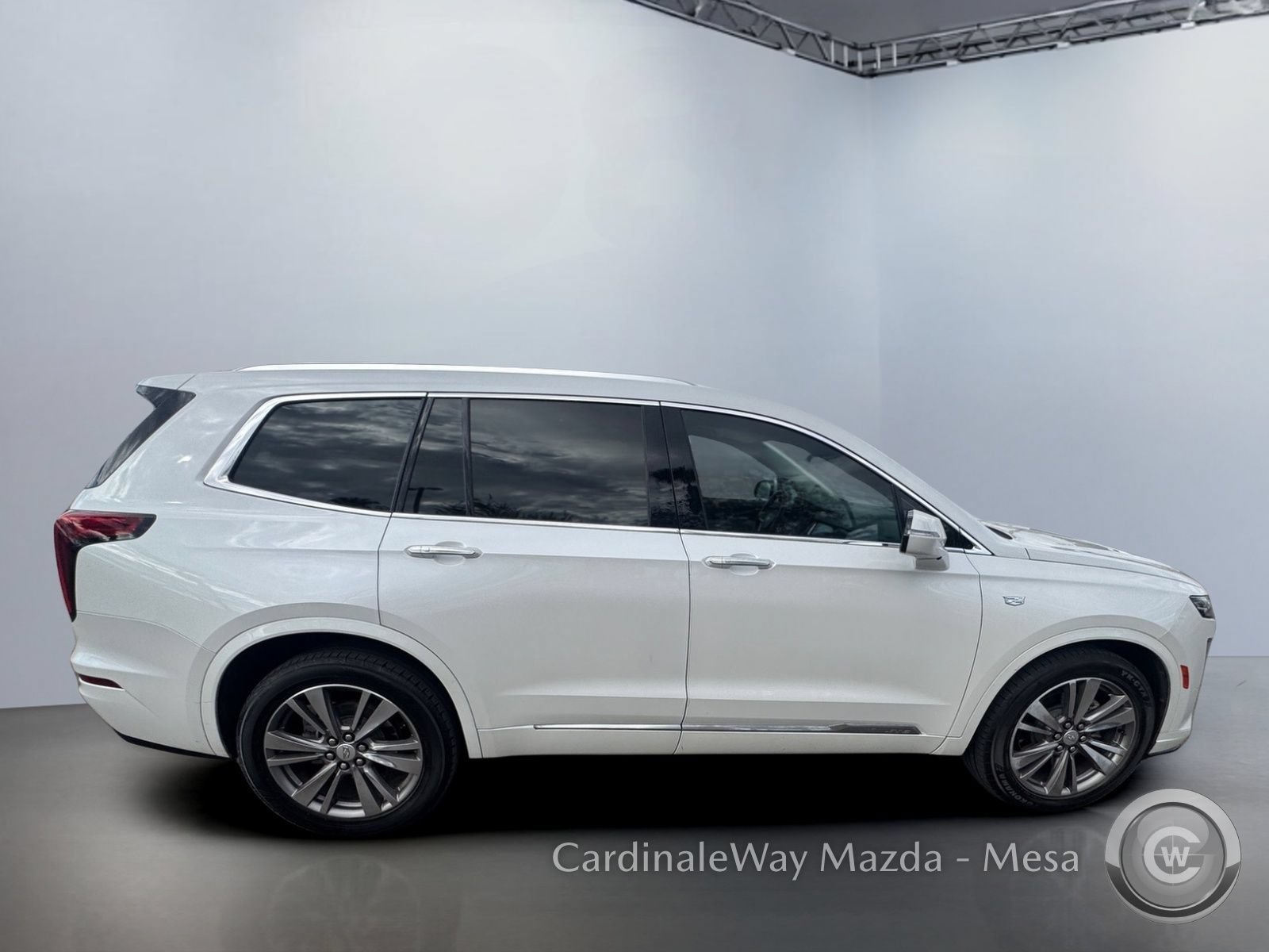 Used 2021 Cadillac XT6 Premium Luxury FWD image 3