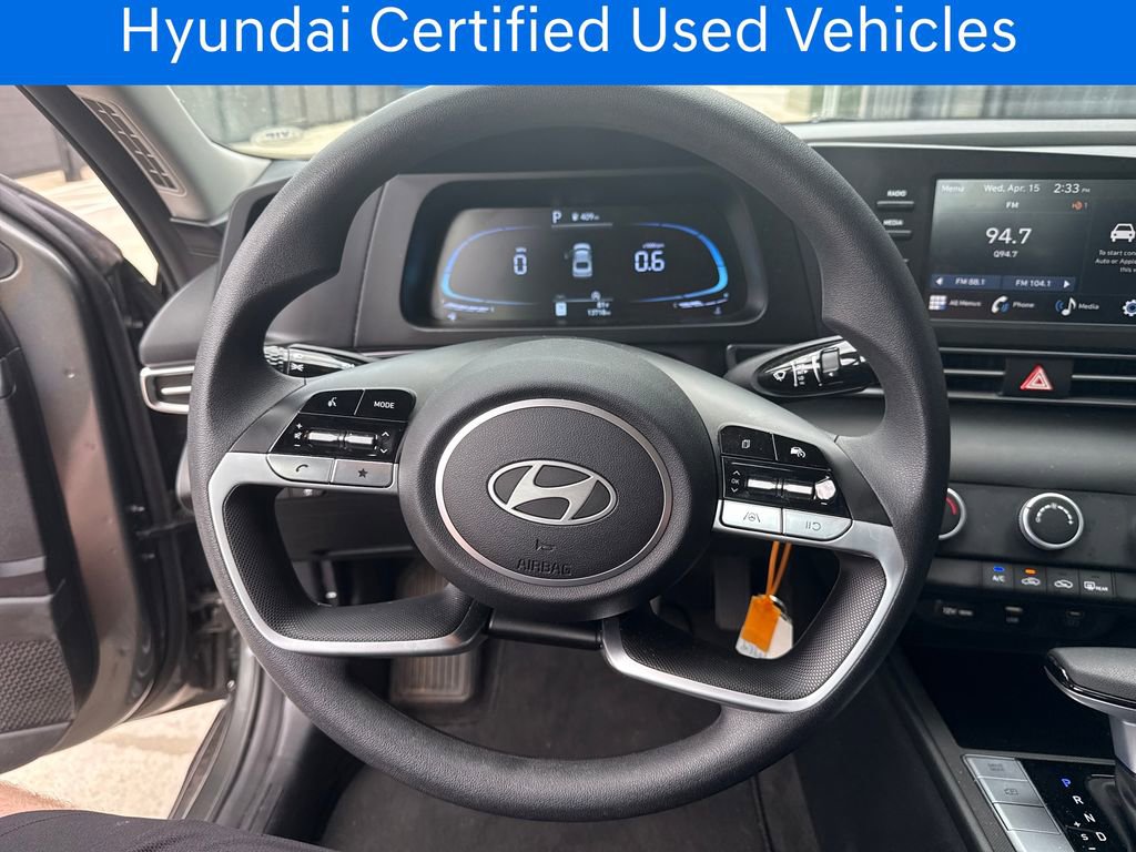 Used 2025 Hyundai Elantra SE image 19