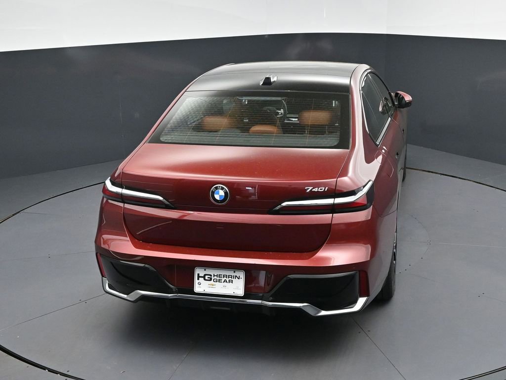 Certified 2025 BMW 740i image 34