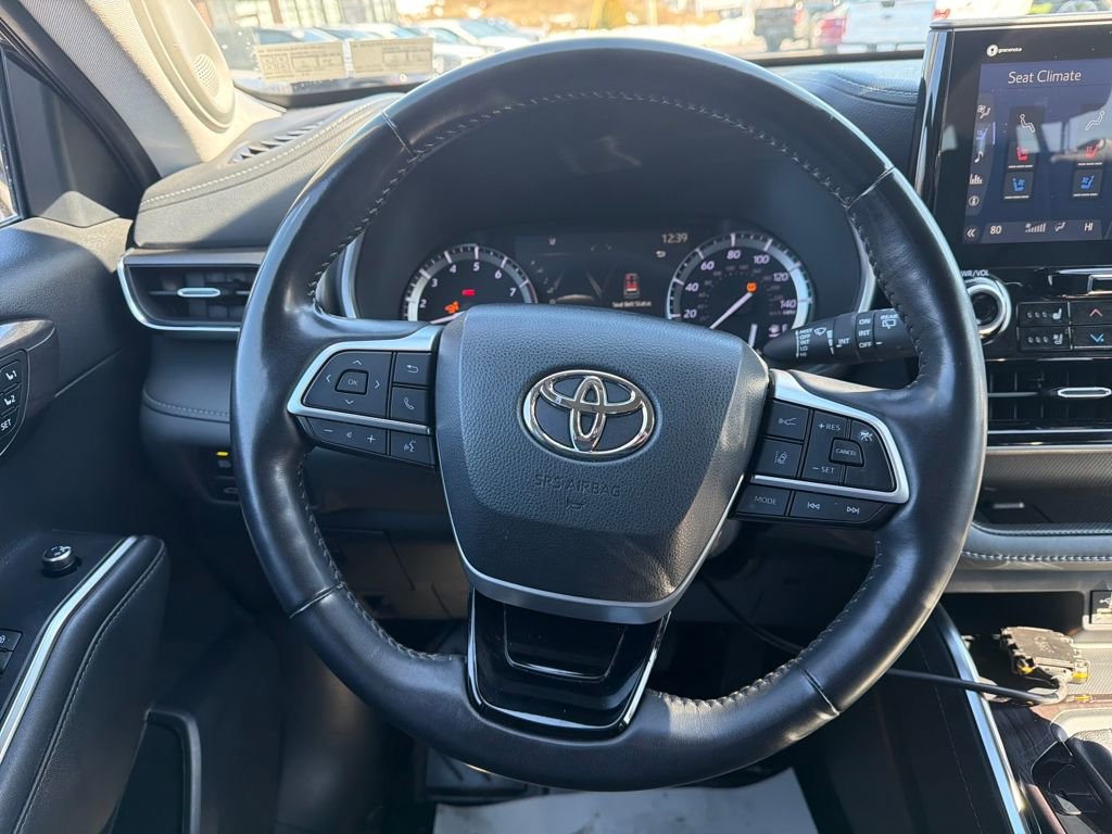 Used 2022 Toyota Highlander Limited image 14