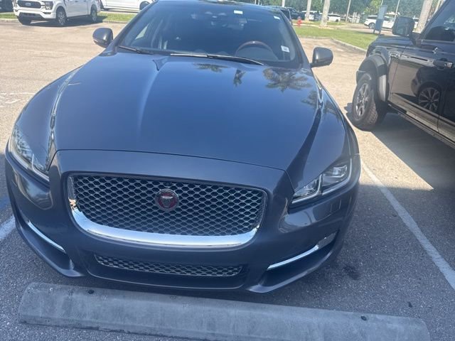 Used 2019 Jaguar XJ L Portfolio RWD image 2