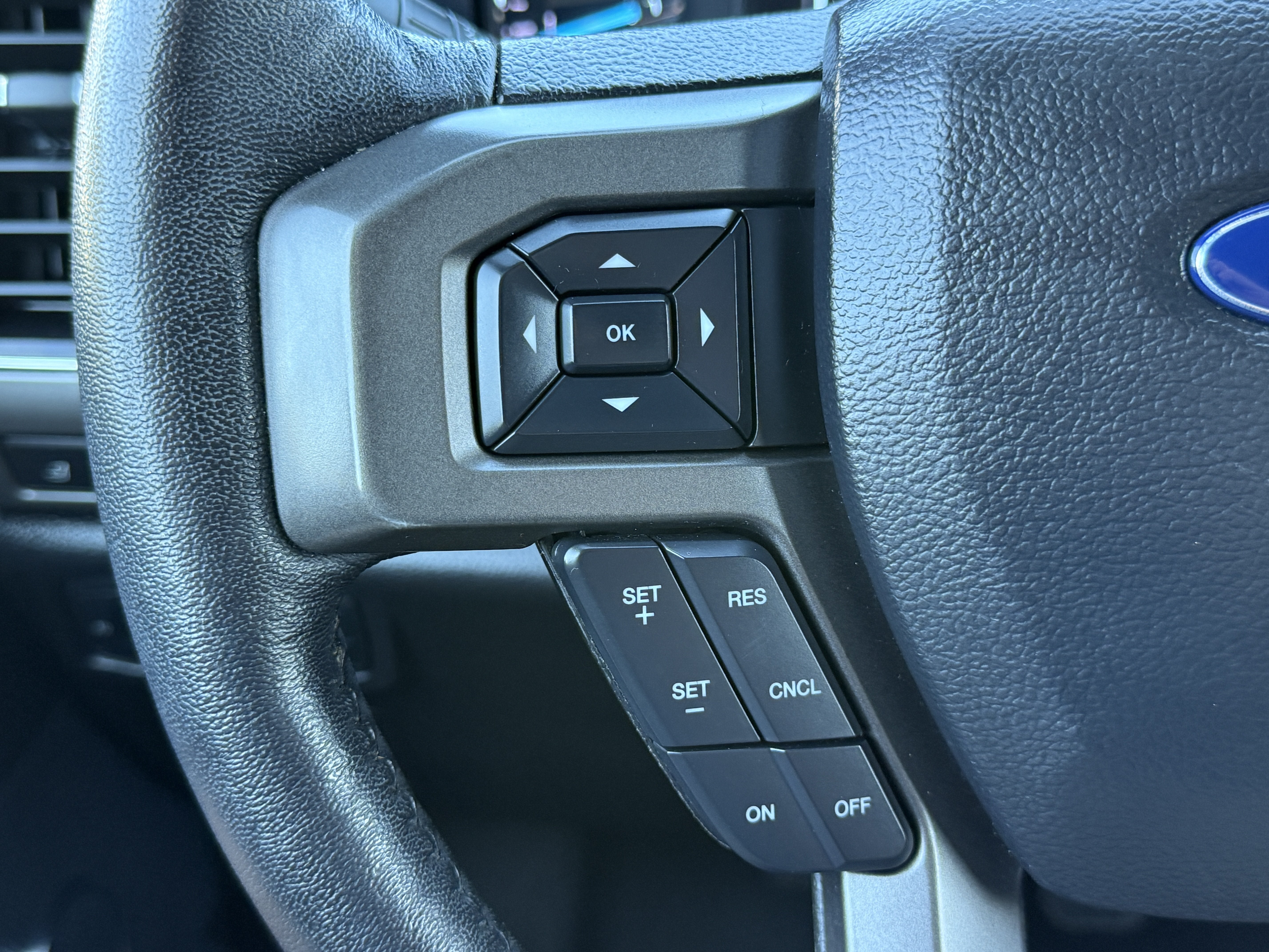 Used 2020 Ford Expedition XLT w/ Equipment Group 202A AWD/4WD image 24