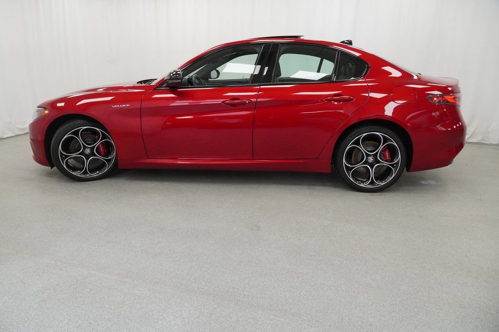 Used 2024 Alfa Romeo Giulia Veloce image 15