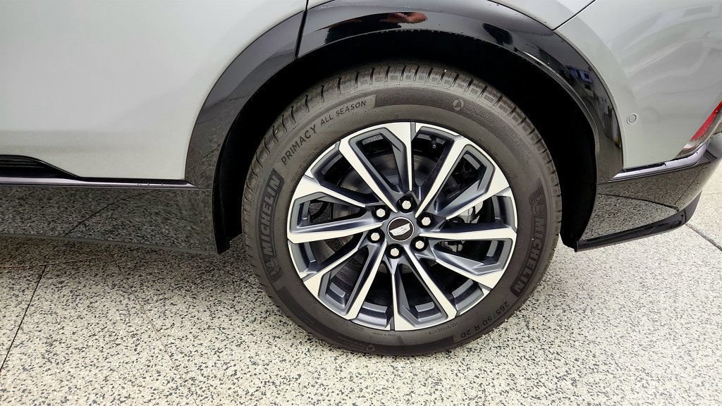 Used 2026 Cadillac Lyriq Sport AWD/4WD image 9