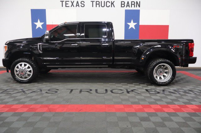 Used 2017 Ford F350 Platinum w/ Platinum Ultimate Package AWD/4WD image 11