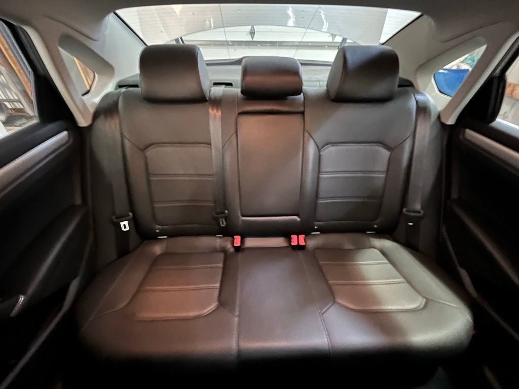 Certified 2020 Volkswagen Passat 2.0T SE w/ Sunroof Package image 28