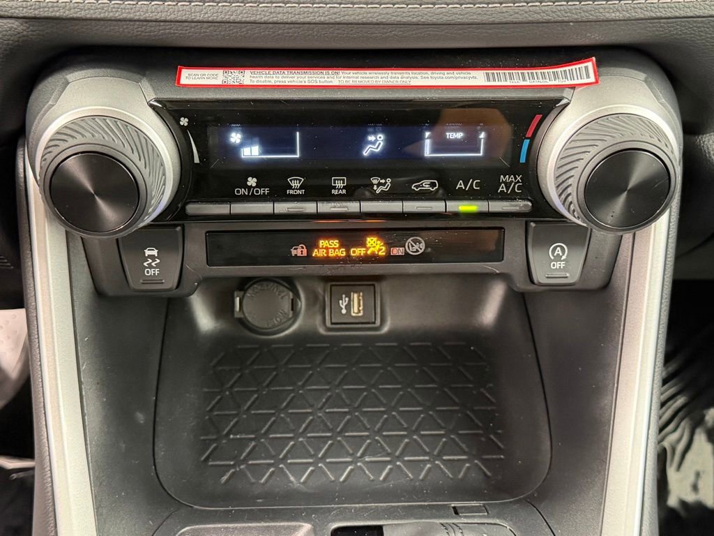 Certified 2025 Toyota RAV4 LE FWD image 33