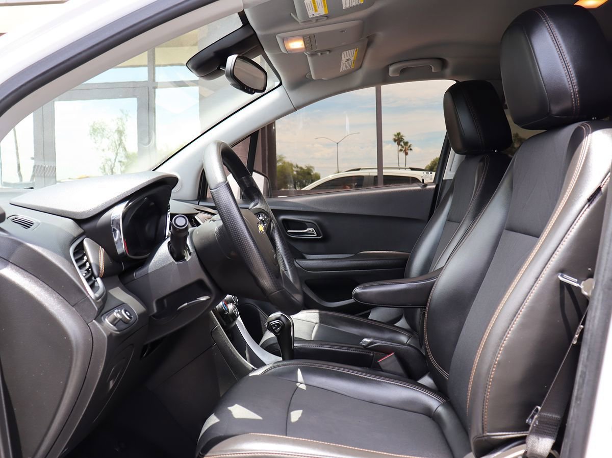 Used 2021 Chevrolet Trax LT AWD/4WD image 38