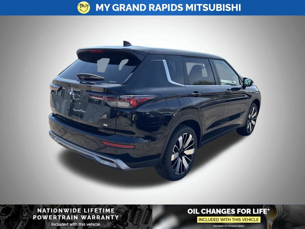New 2026 Mitsubishi Outlander SE image 3