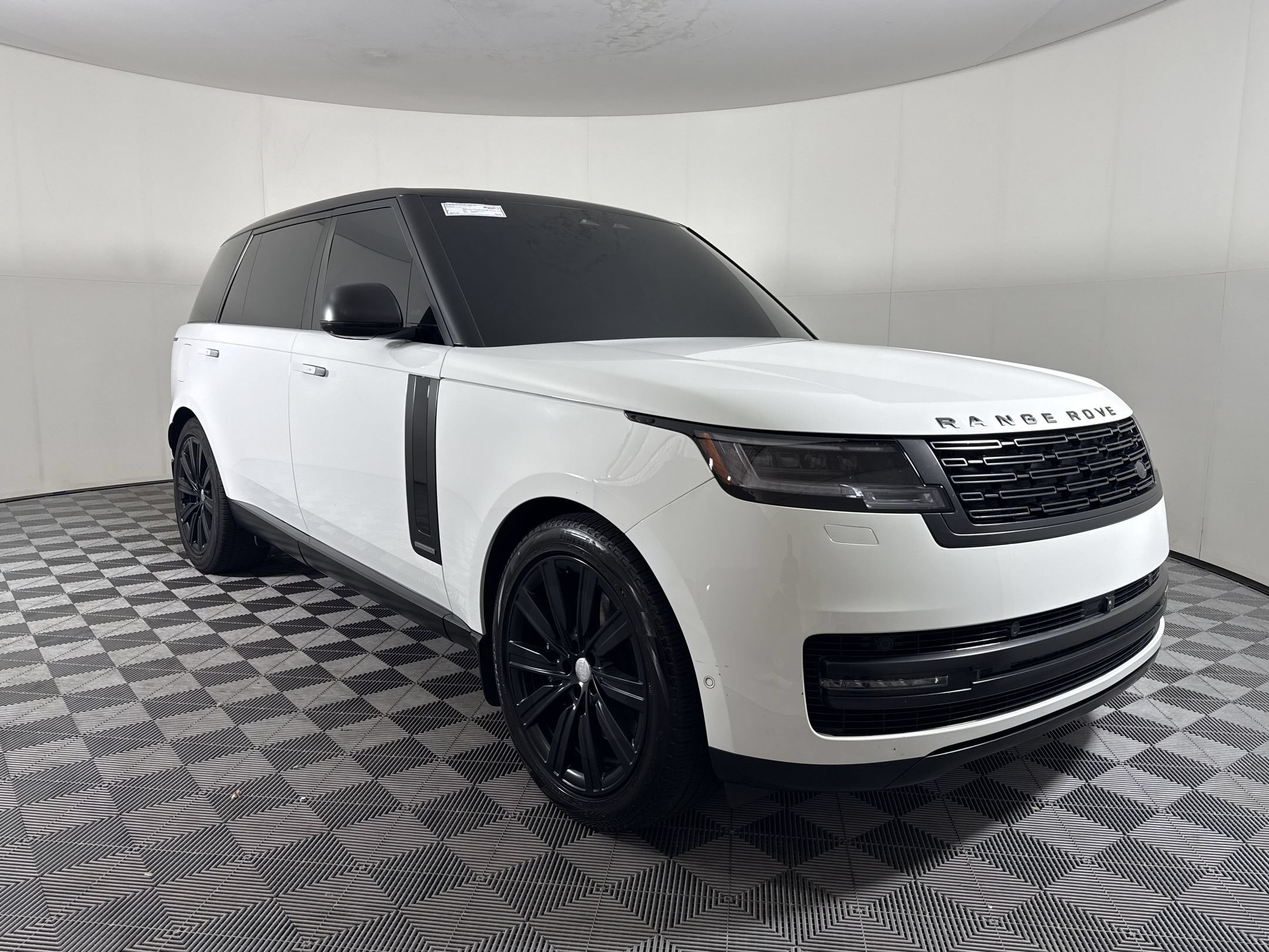 Used 2025 Land Rover Range Rover Long Wheelbase Autobiography AWD/4WD image 7
