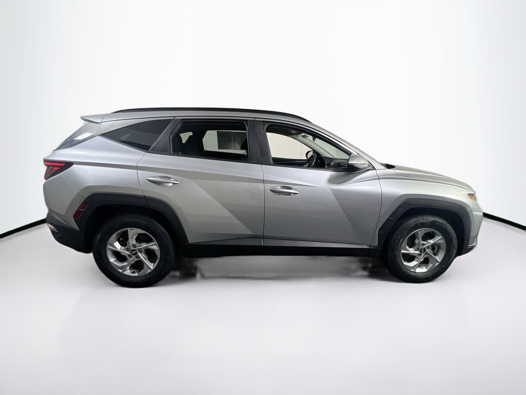 Used 2023 Hyundai Tucson SEL w/ Cargo Package AWD/4WD image 4