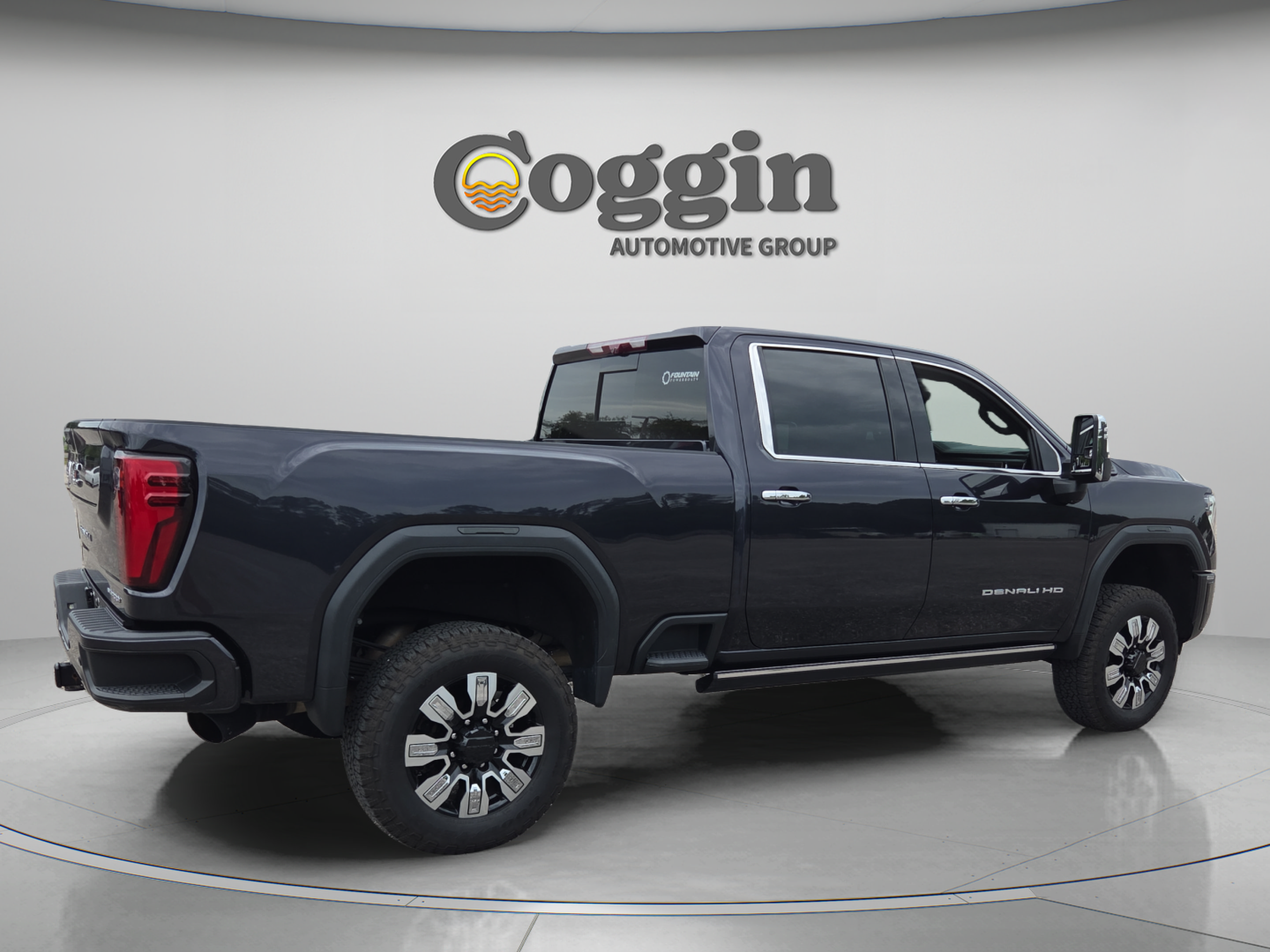 Used 2024 GMC Sierra 3500 Denali Ultimate AWD/4WD image 5