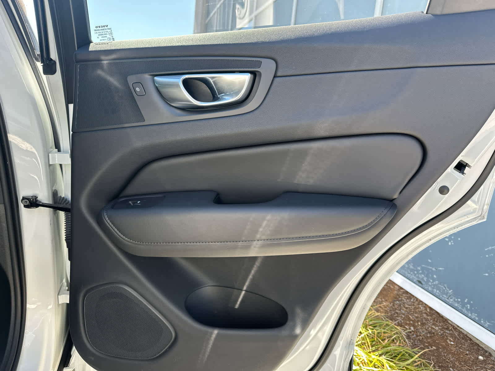 Used 2025 Volvo XC60 B5 Plus image 31