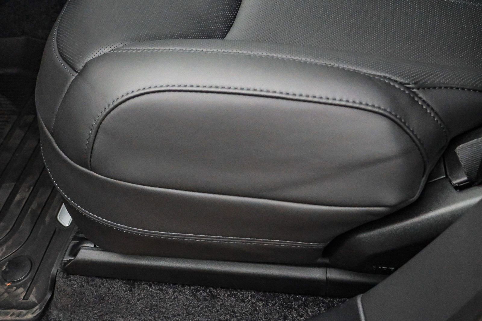 New 2025 Land Rover Range Rover SE image 31